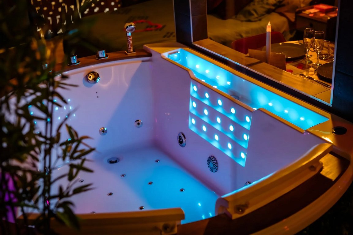 La suite détendue - Love’nSpa - weekend en amoureux, love rooms avec spa ou jacuzzi privatifLa suite détendue
