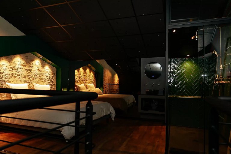 La Suite Étoilée - Love’nSpa - weekend en amoureux, love rooms avec spa ou jacuzzi privatif12 de La Suite Étoilée