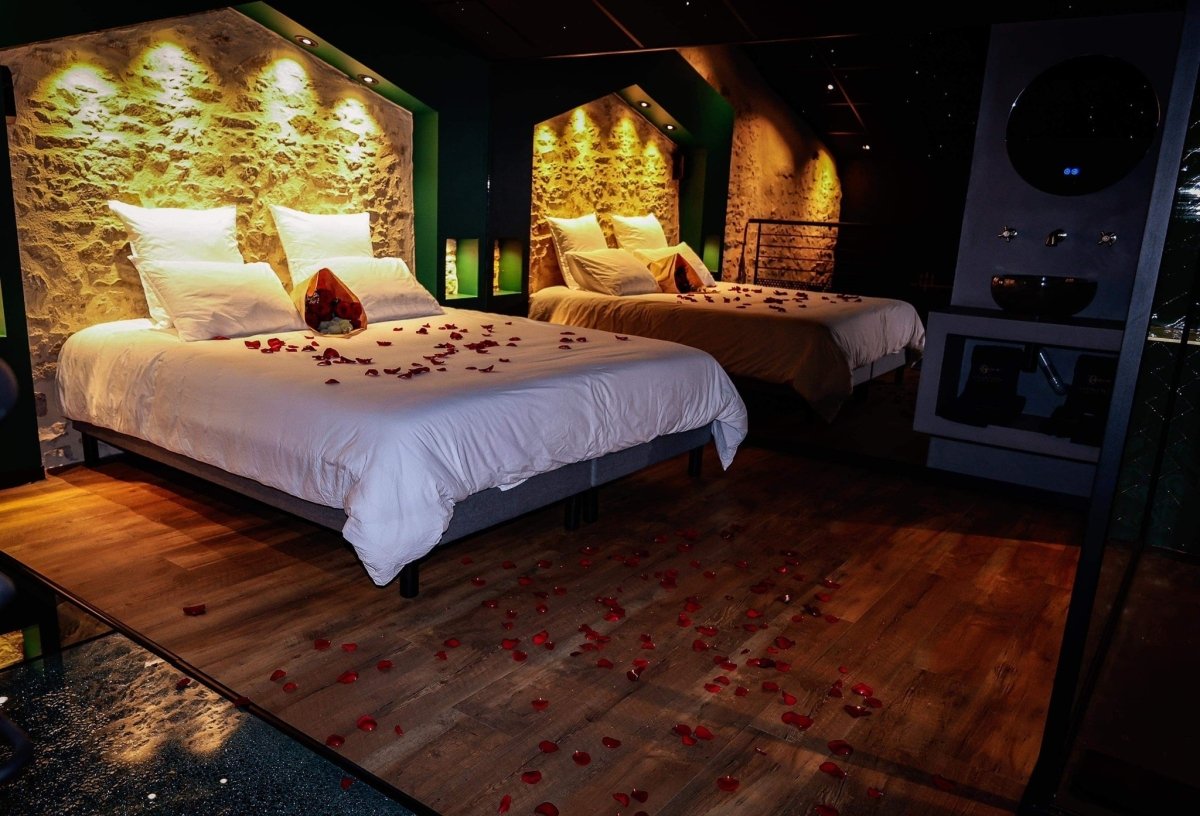 La Suite Étoilée - Love’nSpa - weekend en amoureux, love rooms avec spa ou jacuzzi privatifLa Suite Étoilée