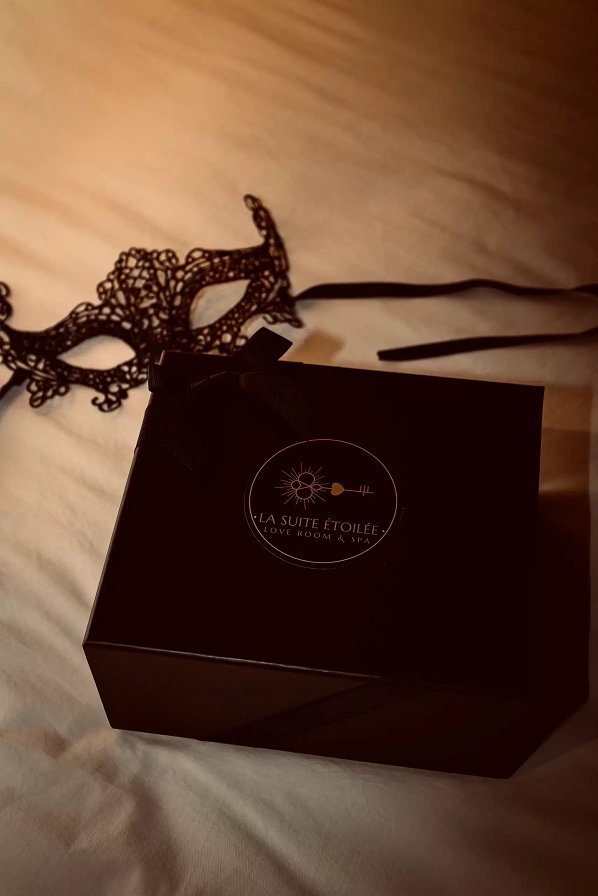 La Suite Étoilée - Love’nSpa - weekend en amoureux, love rooms avec spa ou jacuzzi privatif17 de La Suite Étoilée