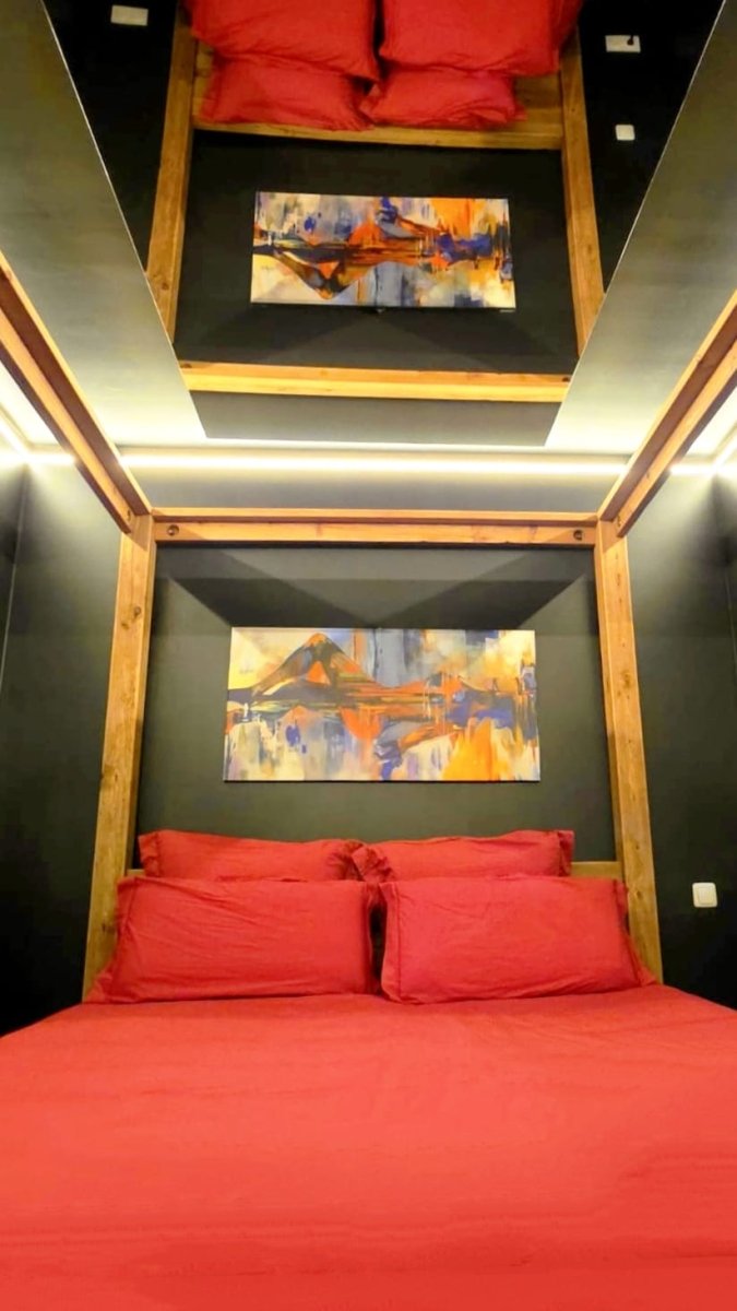 La Suite Obsidienne - Love’nSpa - weekend en amoureux, love rooms avec spa ou jacuzzi privatif16 de La Suite Obsidienne