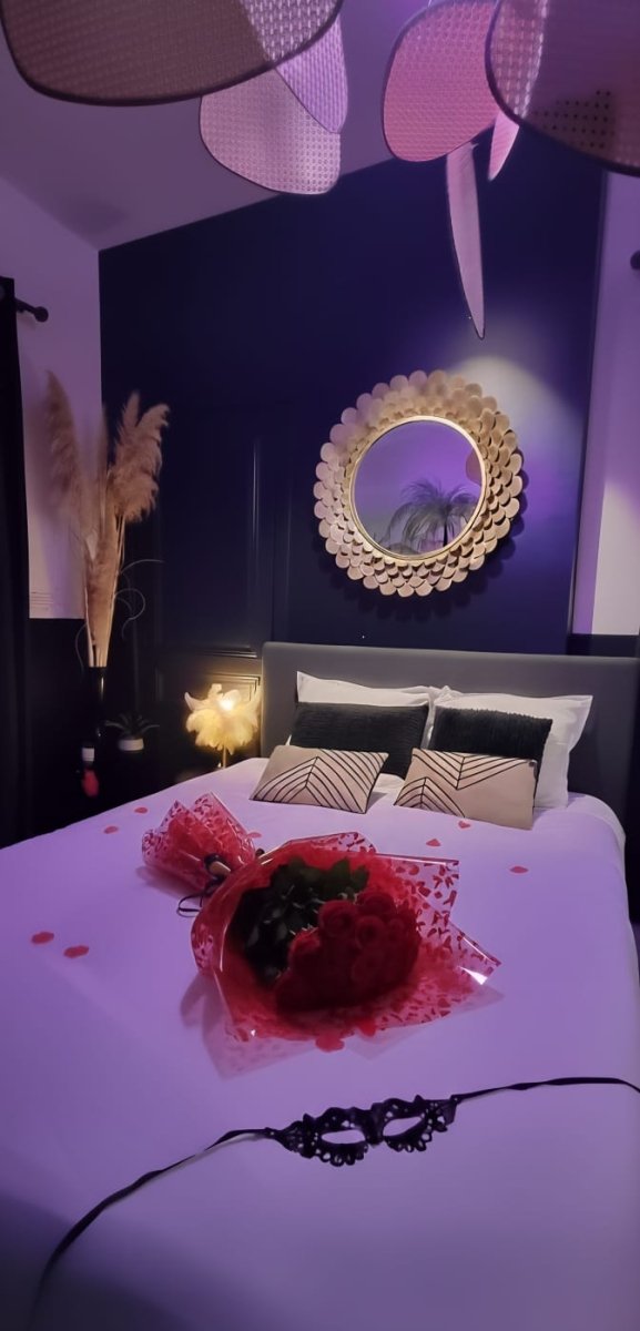 La Suite Passion - Love’nSpa - weekend en amoureux, love rooms avec spa ou jacuzzi privatif8 de La Suite Passion