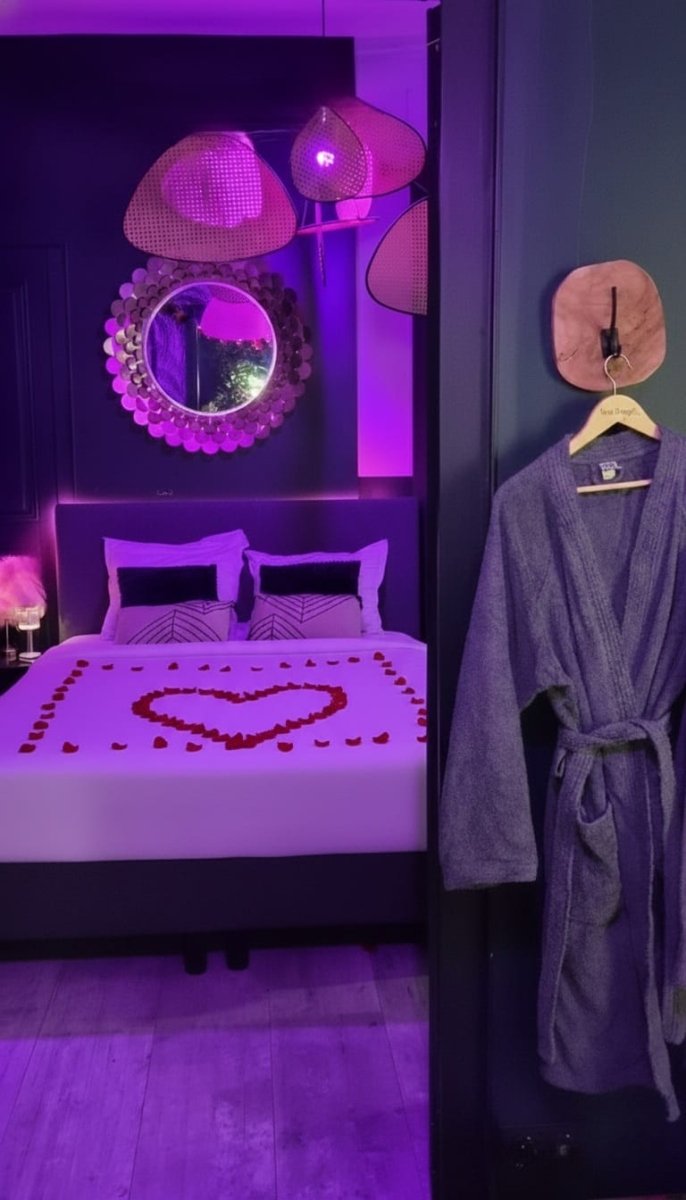 La Suite Passion - Love’nSpa - weekend en amoureux, love rooms avec spa ou jacuzzi privatif11 de La Suite Passion