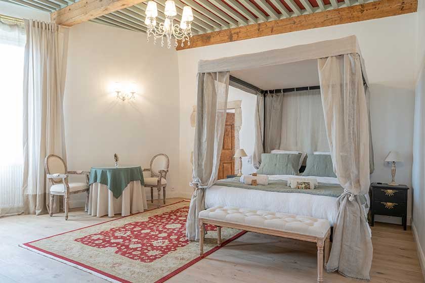 La Tour des Remparts - Love’nSpa - weekend en amoureux, love rooms avec spa ou jacuzzi privatif1 de La Tour des Remparts