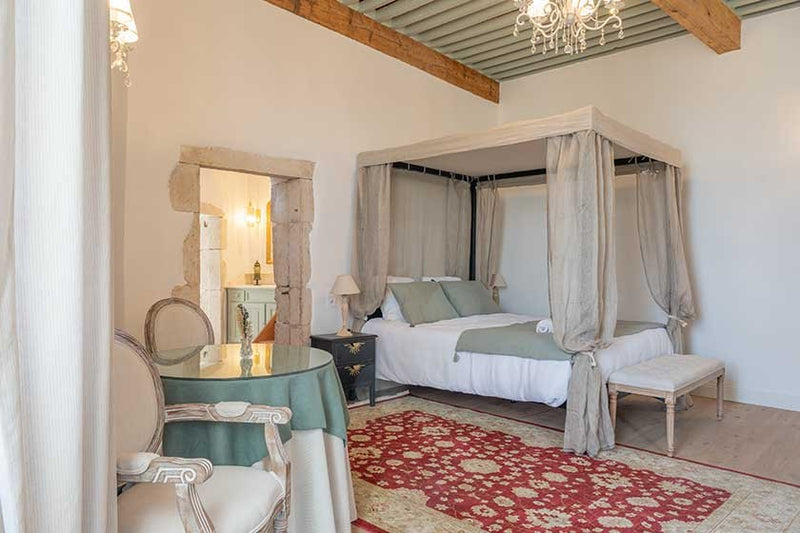 La Tour des Remparts - Love’nSpa - weekend en amoureux, love rooms avec spa ou jacuzzi privatif4 de La Tour des Remparts
