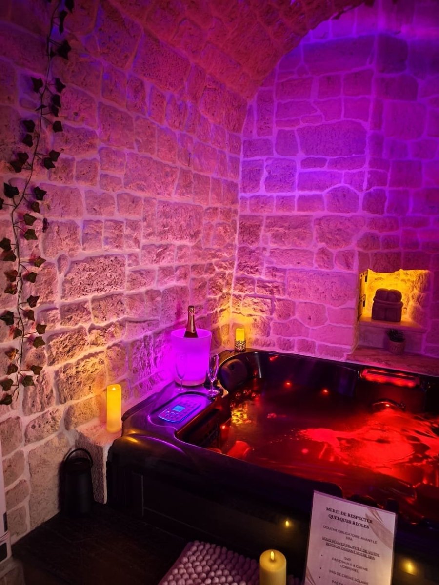 La Tour Secrète la Tour - Love’nSpa - weekend en amoureux, love rooms avec spa ou jacuzzi privatif3 de La Tour Secrète la Tour