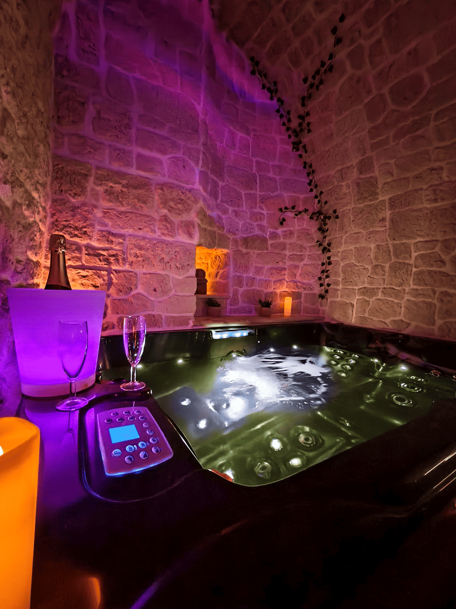 La Tour Secrète la Tour - Love’nSpa - weekend en amoureux, love rooms avec spa ou jacuzzi privatif7 de La Tour Secrète la Tour