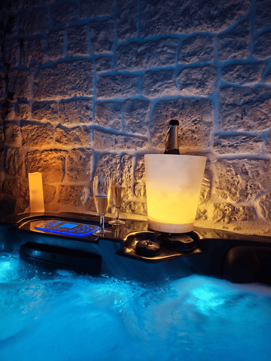 La Tour Secrète la Tour - Love’nSpa - weekend en amoureux, love rooms avec spa ou jacuzzi privatif9 de La Tour Secrète la Tour