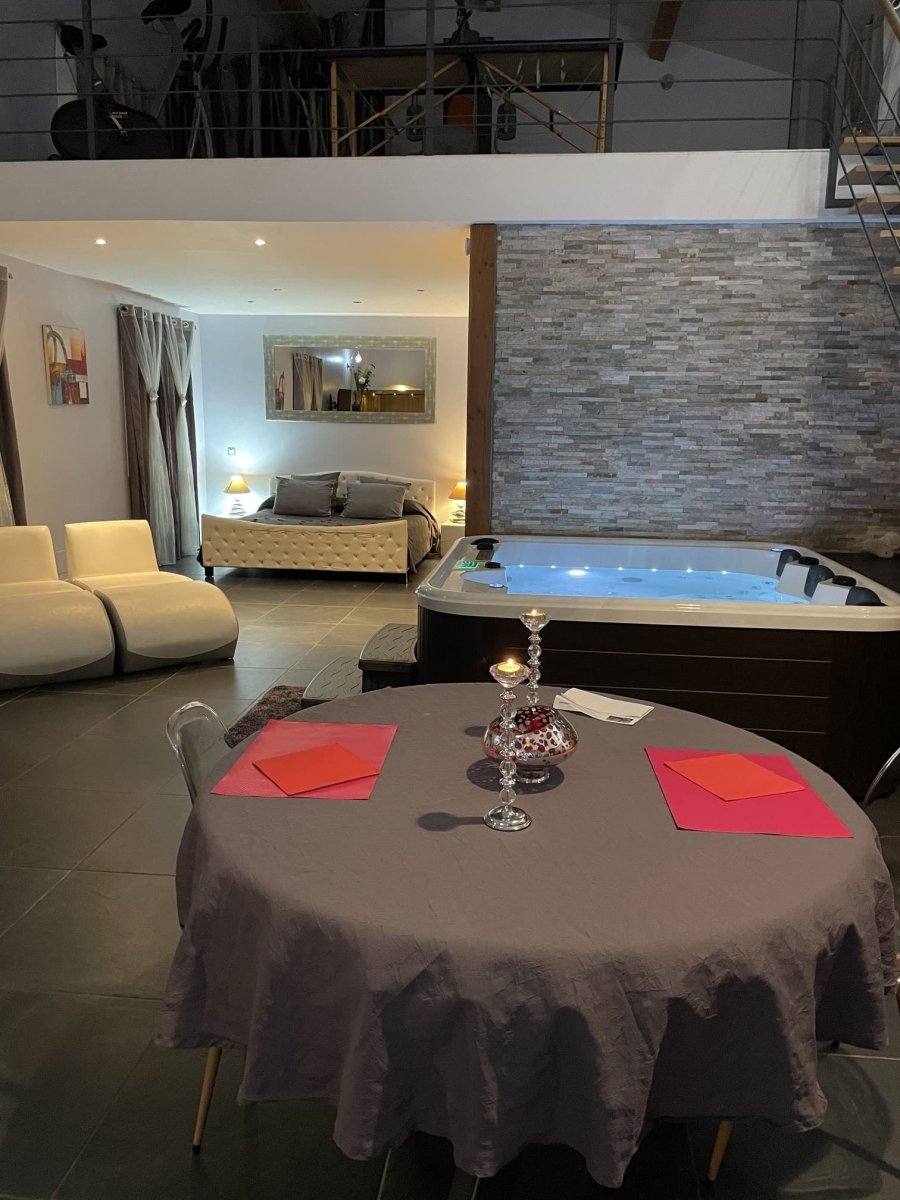 La Villa des Délices - Love’nSpa - weekend en amoureux, love rooms avec spa ou jacuzzi privatif11 de La Villa des Délices