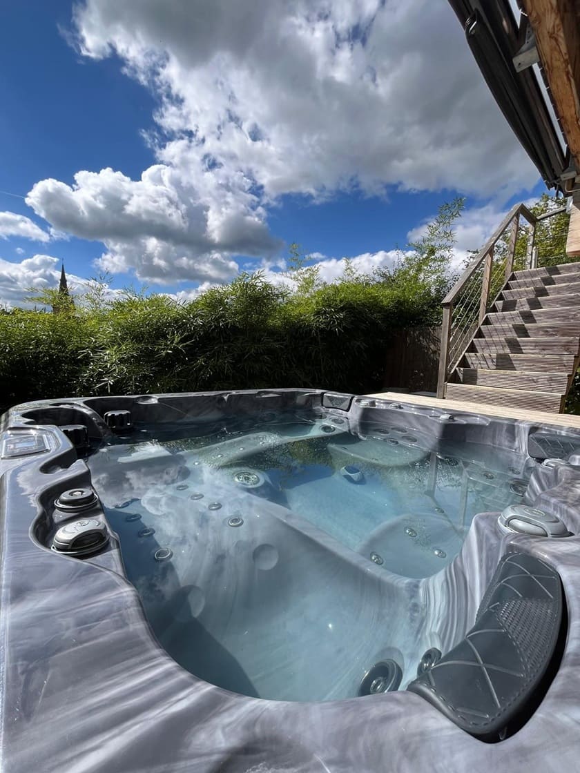 L’Abri du Chateau - Love’nSpa - weekend en amoureux, love rooms avec spa ou jacuzzi privatif1 de L’Abri du Chateau
