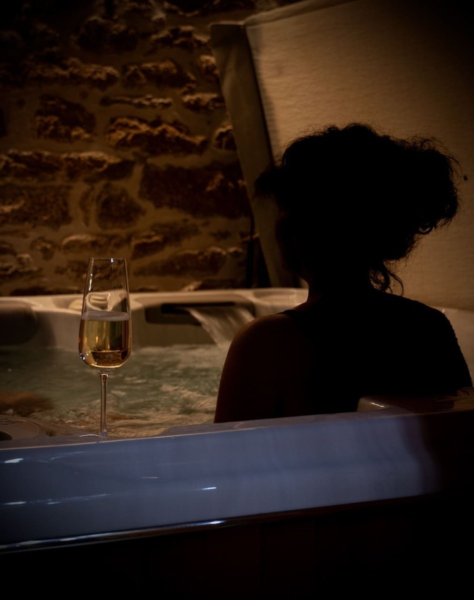 L'arôme - Love’nSpa - weekend en amoureux, love rooms avec spa ou jacuzzi privatif18 de The aroma