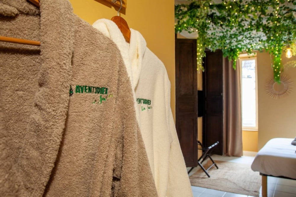 L'aventurier, la jungle - Love’nSpa - weekend en amoureux, love rooms avec spa ou jacuzzi privatif10 de L'aventurier, la jungle