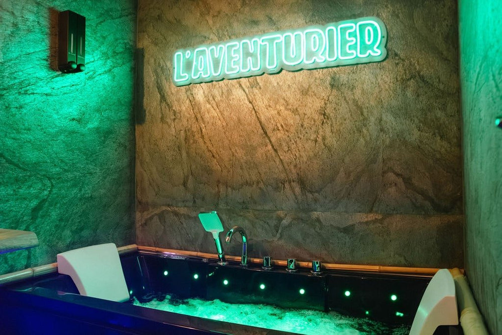L'aventurier, la jungle - Love’nSpa - weekend en amoureux, love rooms avec spa ou jacuzzi privatif6 de L'aventurier, la jungle
