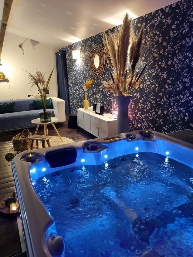 Le 7 De Coeur - Love’nSpa - weekend en amoureux, love rooms avec spa ou jacuzzi privatif4 de Le 7 De Coeur