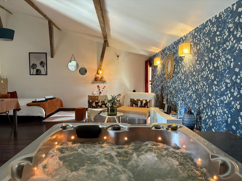 Le 7 De Coeur - Love’nSpa - weekend en amoureux, love rooms avec spa ou jacuzzi privatif2 de Le 7 De Coeur