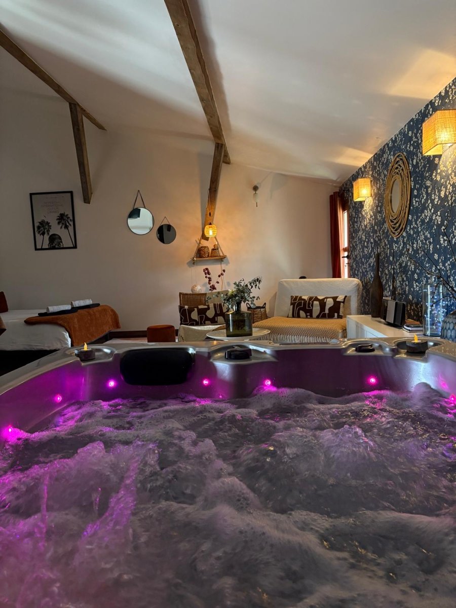 Le 7 De Coeur - Love’nSpa - weekend en amoureux, love rooms avec spa ou jacuzzi privatif11 de Le 7 De Coeur