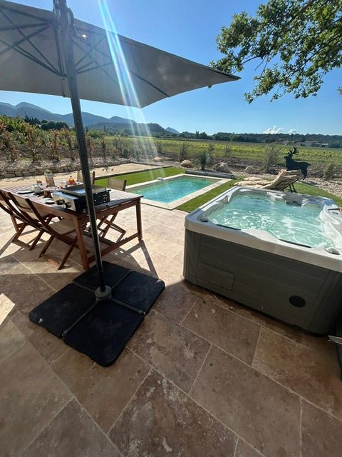 Le Cabanon Douillet - Love’nSpa - weekend en amoureux, love rooms avec spa ou jacuzzi privatif2 de Le Cabanon Douillet