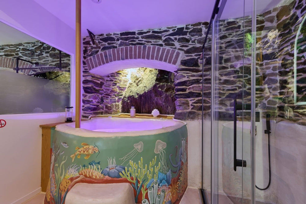Le Calypso : Love Room Balnéo de luxe 2025 - Love’nSpa - weekend en amoureux, love rooms avec spa ou jacuzzi privatif9 de Le Calypso : Love Room Balnéo de luxe