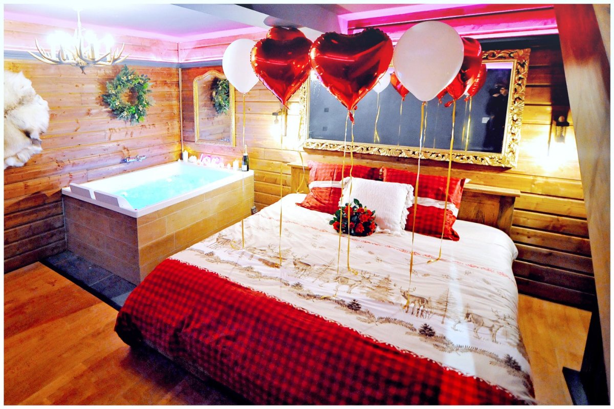 Le Chalet Romantique Spa XXL & Cinéma Privé - Love’nSpa - weekend en amoureux, love rooms avec spa ou jacuzzi privatifLe Chalet Romantique Spa XXL & Cinéma Privé