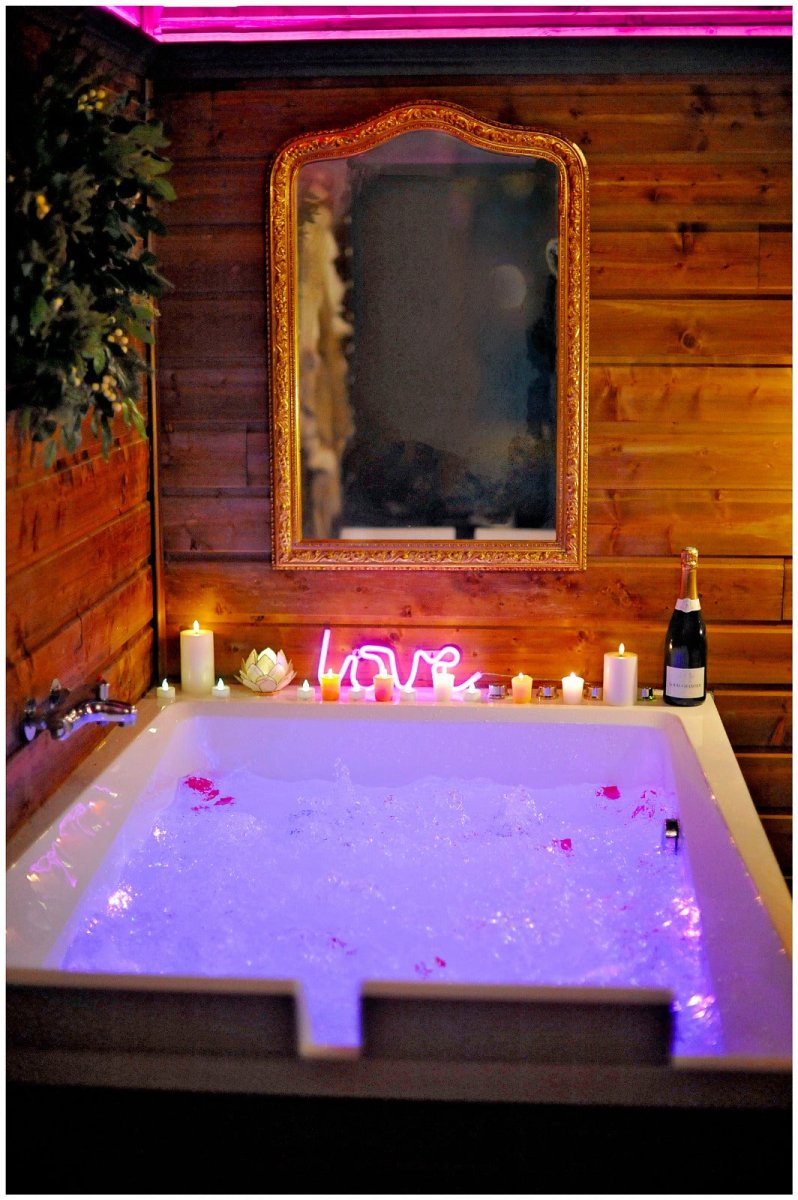 Le Chalet Romantique Spa XXL & Cinéma Privé - Love’nSpa - weekend en amoureux, love rooms avec spa ou jacuzzi privatif4 de Le Chalet Romantique Spa XXL & Cinéma Privé