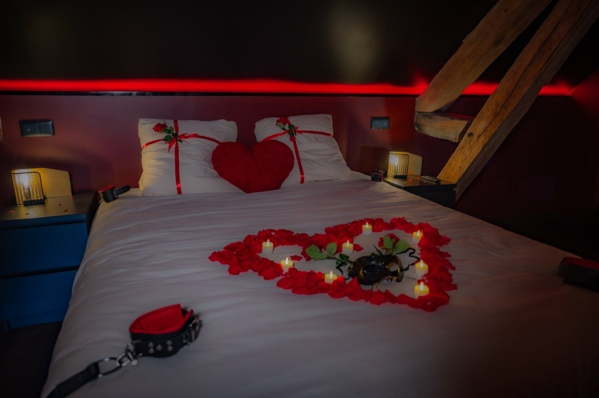 Le champ des plaisirs - Love’nSpa - weekend en amoureux, love rooms avec spa ou jacuzzi privatifLe champ des plaisirs