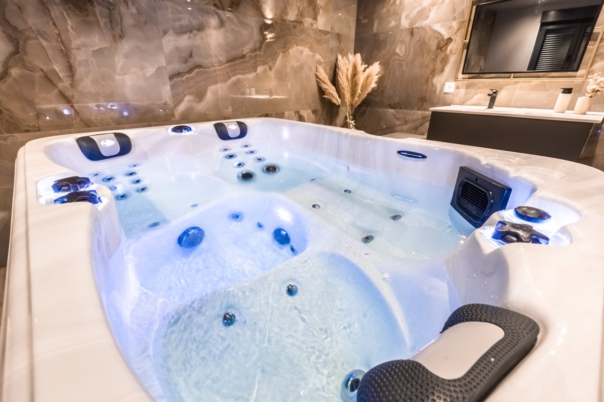 Le Clandestin Spa - Love’nSpa - weekend en amoureux, love rooms avec spa ou jacuzzi privatifLe Clandestin Spa
