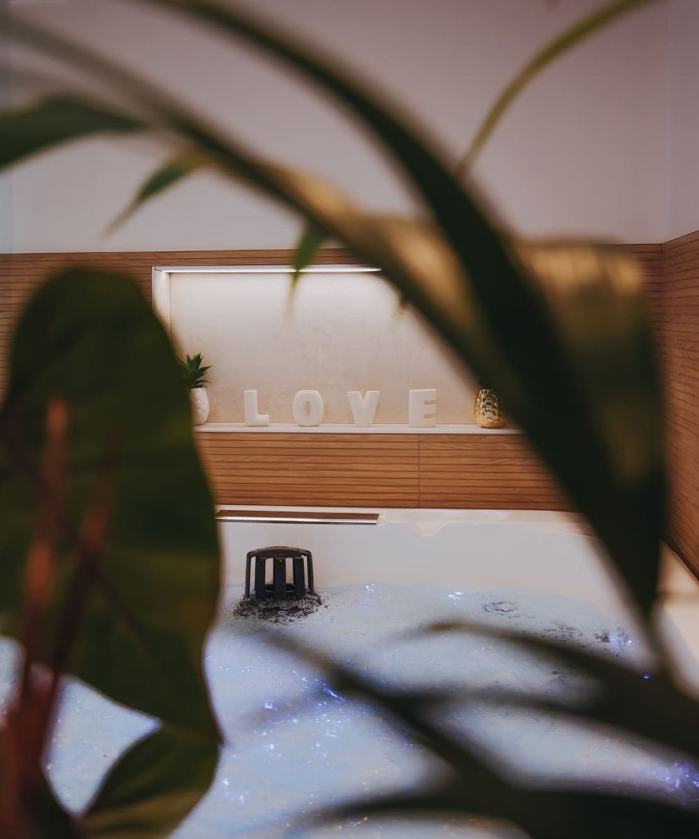 Le Desirella - Love’nSpa - weekend en amoureux, love rooms avec spa ou jacuzzi privatif12 de Le Desirella - Suite romantique avec Spa