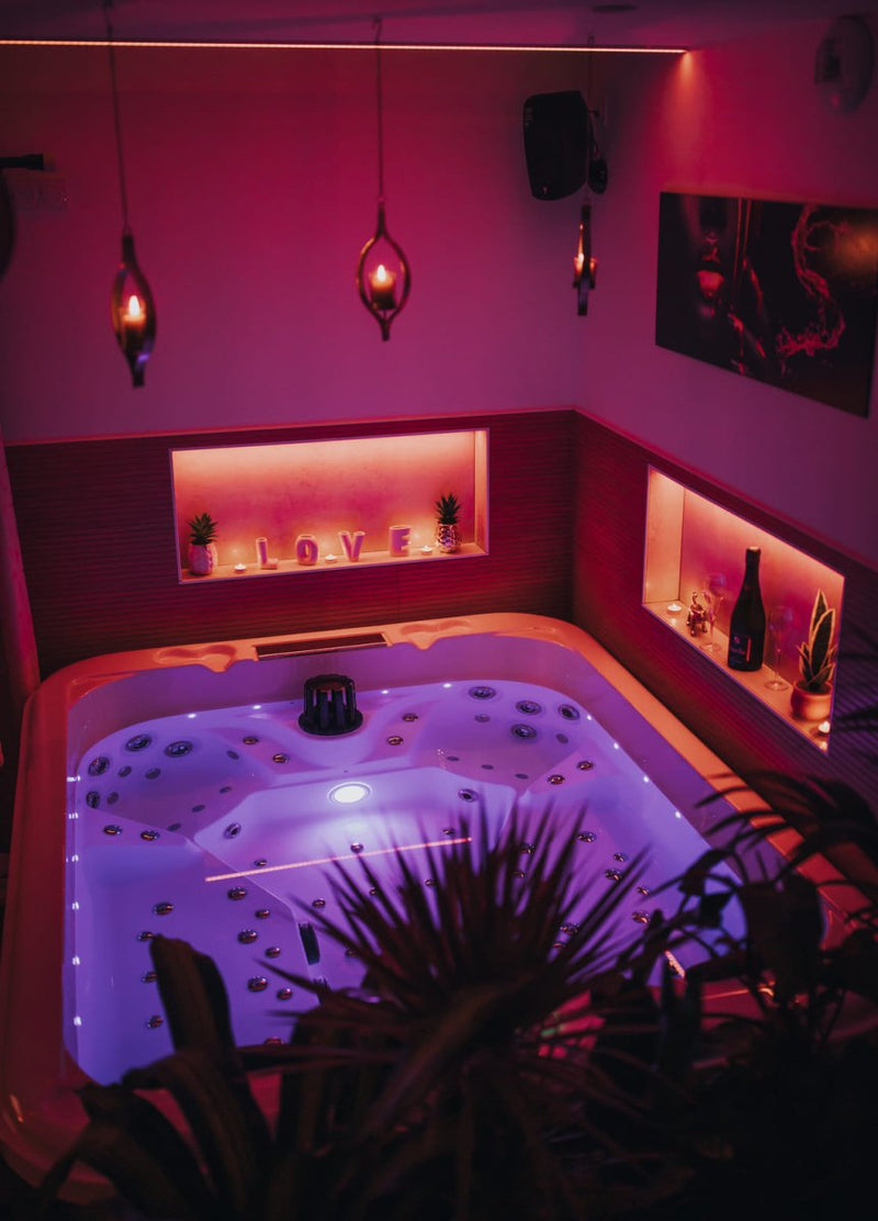 Le Desirella - Love’nSpa - weekend en amoureux, love rooms avec spa ou jacuzzi privatif1 de Le Desirella - Suite romantique avec Spa