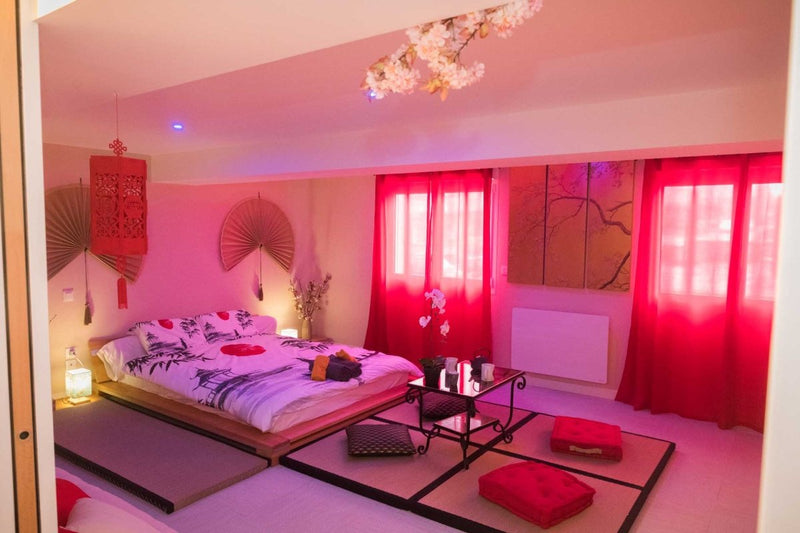 Le Jade Rouge - Love’nSpa - weekend en amoureux, love rooms avec spa ou jacuzzi privatif1 de Le Jade Rouge