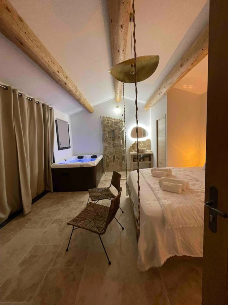 Le Mazet des délices - Love’nSpa - weekend en amoureux, love rooms avec spa ou jacuzzi privatif8 de Le Mazet des délices
