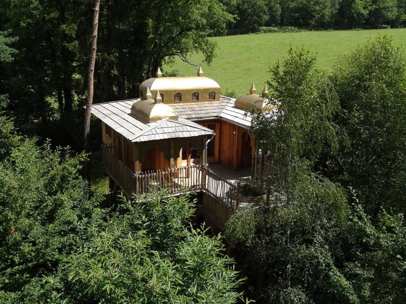 Le Moulin de la Jarousse - Cabane Bollywood - Love’nSpa - weekend en amoureux, love rooms avec spa ou jacuzzi privatif1 de Le Moulin de la Jarousse - Cabane Bollywood