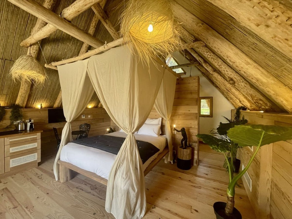 Le Moulin de la Jarousse - Cabane Indonésienne - Love’nSpa - weekend en amoureux, love rooms avec spa ou jacuzzi privatif4 de Le Moulin de la Jarousse - Cabane Bornéo