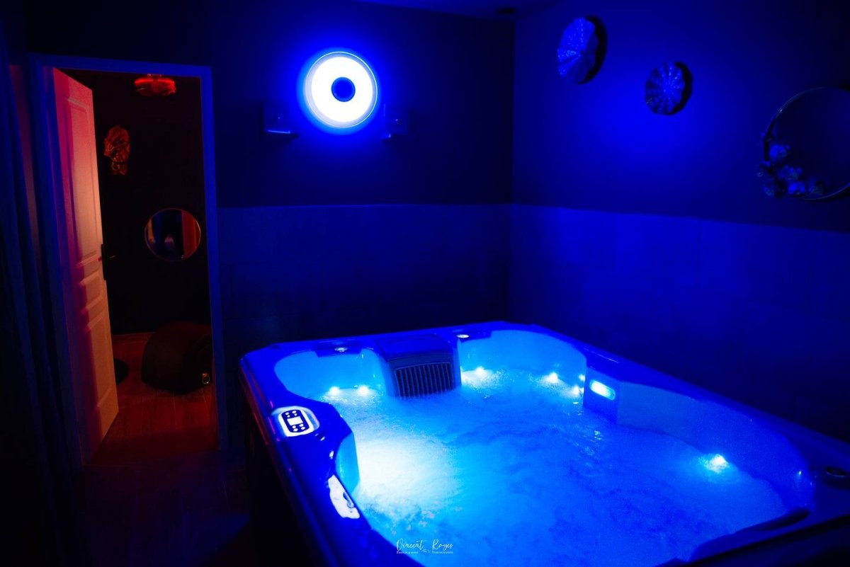 LE PAVILLON DES AMANTS - Love’nSpa - weekend en amoureux, love rooms avec spa ou jacuzzi privatifLE PAVILLON DES AMANTS