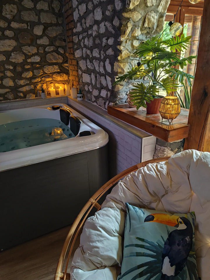 Le Petit Paradis - Love’nSpa - weekend en amoureux, love rooms avec spa ou jacuzzi privatif8 de Le Petit Paradis