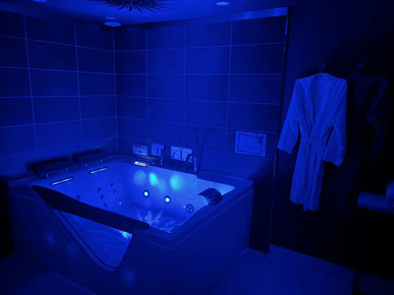 Le p'tit Quiou - Love’nSpa - weekend en amoureux, love rooms avec spa ou jacuzzi privatif3 de Le p'tit Quiou