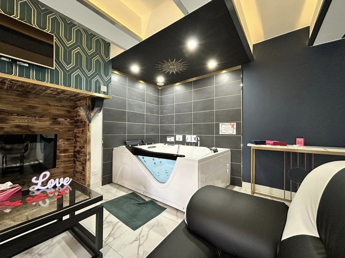 Le p'tit Quiou - Love’nSpa - weekend en amoureux, love rooms avec spa ou jacuzzi privatifLe p'tit Quiou