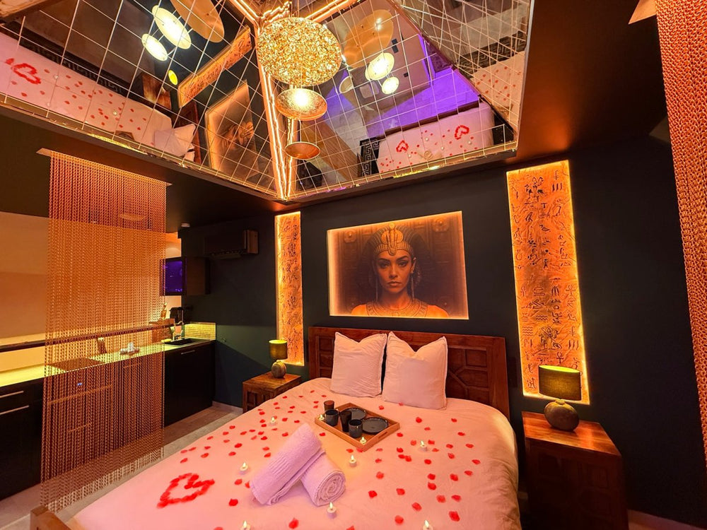 Le Secret de Cléopâtre - Love’nSpa - weekend en amoureux, love rooms avec spa ou jacuzzi privatif17 de Le Secret de Cléopâtre - Love Room, Jacuzzi, Pièce Secrète
