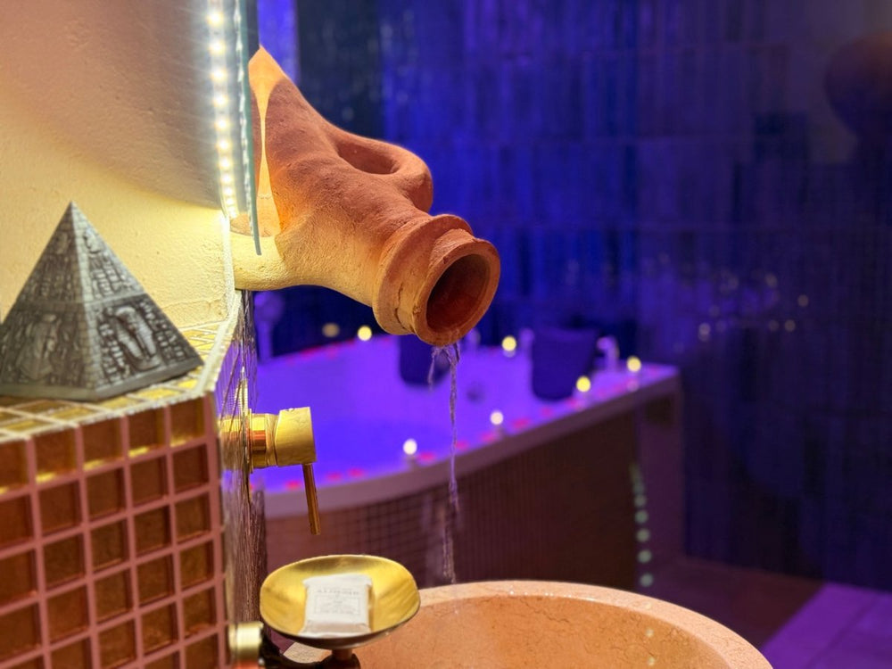 Le Secret de Cléopâtre - Love’nSpa - weekend en amoureux, love rooms avec spa ou jacuzzi privatif18 de Le Secret de Cléopâtre - Love Room, Jacuzzi, Pièce Secrète