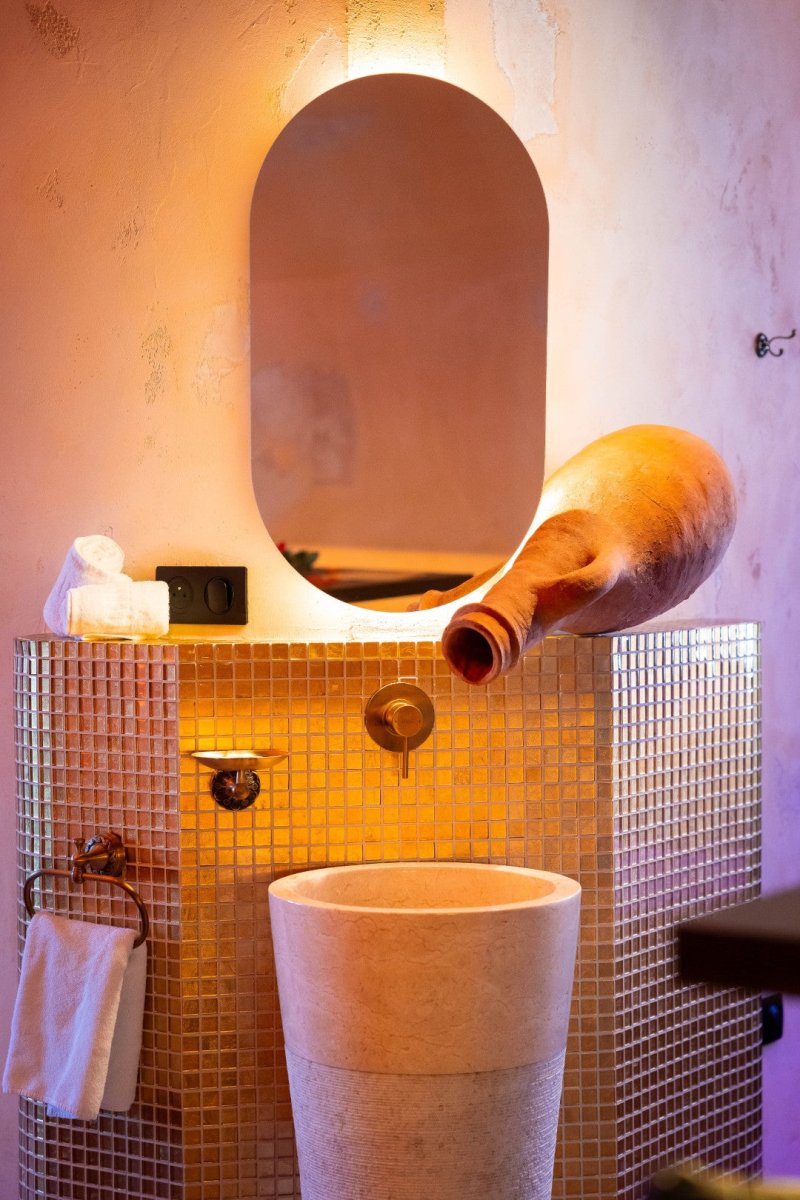 Le Secret de Cléopâtre - Love Room, Jacuzzi, Pièce Secrète - Love’nSpa - weekend en amoureux, love rooms avec spa ou jacuzzi privatif15 de Le Secret de Cléopâtre - Love Room, Jacuzzi, Pièce Secrète