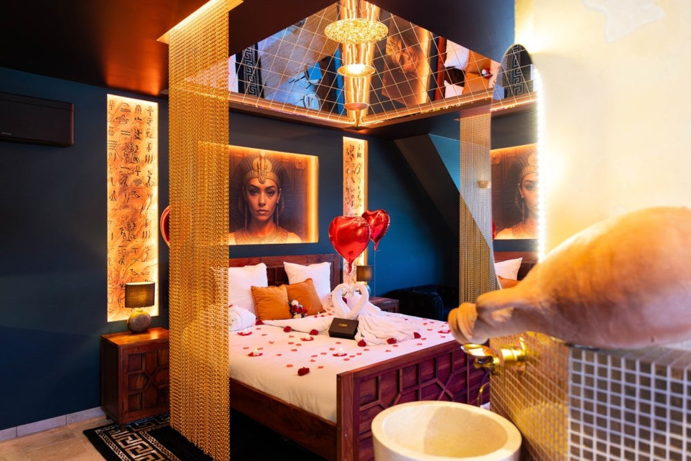 Le Secret de Cléopâtre - Love Room, Jacuzzi, Pièce Secrète - Love’nSpa - weekend en amoureux, love rooms avec spa ou jacuzzi privatif1 de Le Secret de Cléopâtre - Love Room, Jacuzzi, Pièce Secrète