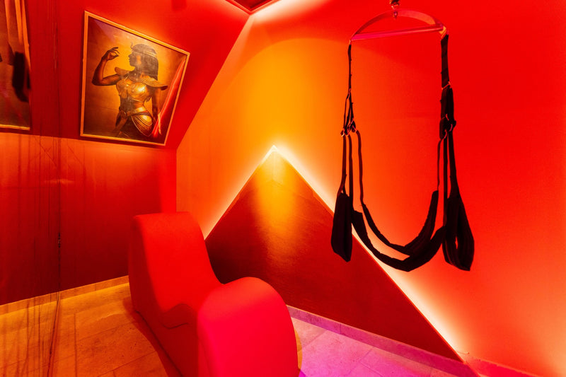 Le Secret de Cléopâtre - Love’nSpa - weekend en amoureux, love rooms avec spa ou jacuzzi privatif3 de Le Secret de Cléopâtre - Love Room, Jacuzzi, Pièce Secrète