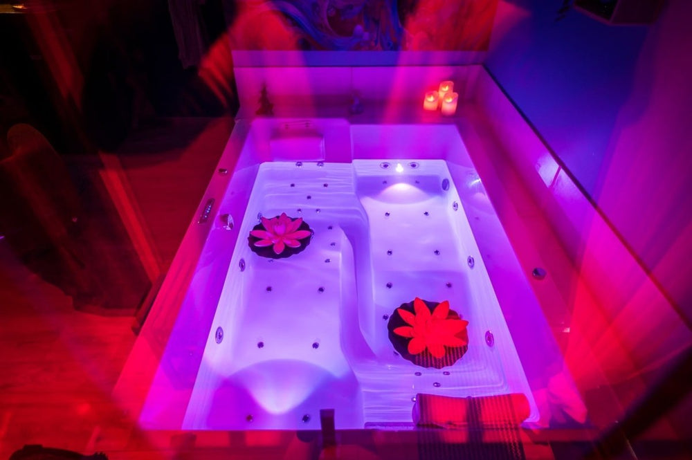 L'ÉCRIN PIMENTÉ - Love’nSpa - weekend en amoureux, love rooms avec spa ou jacuzzi privatif1 de L'ÉCRIN PIMENTÉ