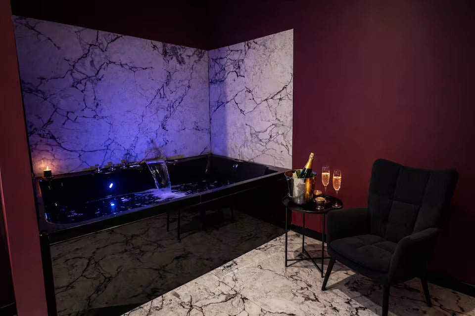 L'Ecrin Pourpre - Love’nSpa - weekend en amoureux, love rooms avec spa ou jacuzzi privatif6 de L'Ecrin Pourpre
