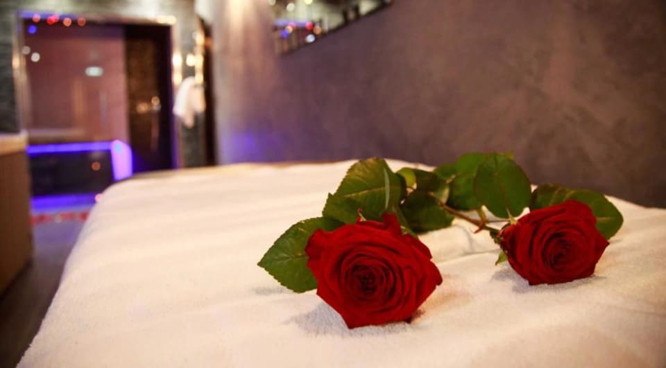L'effet spa - Suite Romantique - Love’nSpa - weekend en amoureux, love rooms avec spa ou jacuzzi privatif3 de L'effet spa - Suite Romantique