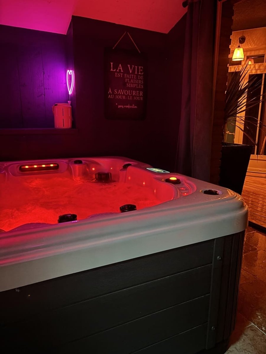 L'Entre - Nous - Love’nSpa - weekend en amoureux, love rooms avec spa ou jacuzzi privatif2 de L'Entre-Nous