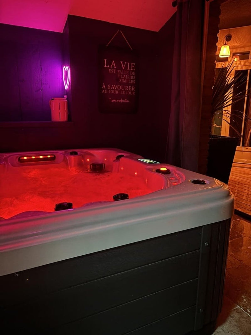 L'Entre - Nous - Love’nSpa - weekend en amoureux, love rooms avec spa ou jacuzzi privatif1 de L'Entre-Nous
