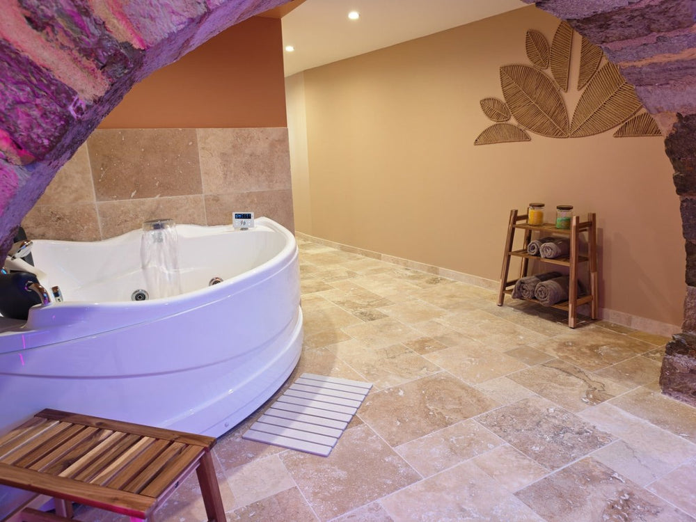 L'envoûtante - Love’nSpa - weekend en amoureux, love rooms avec spa ou jacuzzi privatif8 de L'envoûtante