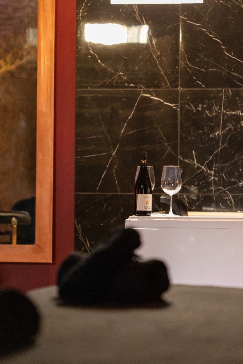 L'Envoûtée - Love’nSpa - weekend en amoureux, love rooms avec spa ou jacuzzi privatif10 de L'Envoûtée