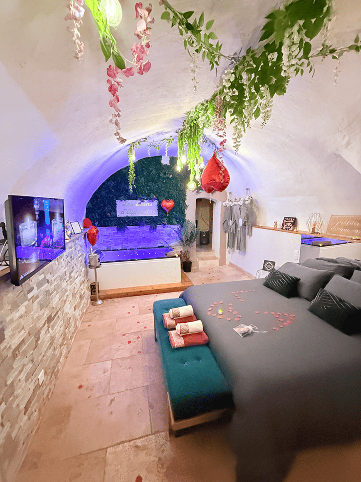 Les Bains d'Aphrodite - Love’nSpa - weekend en amoureux, love rooms avec spa ou jacuzzi privatif16 de Les Bains d'Aphrodite