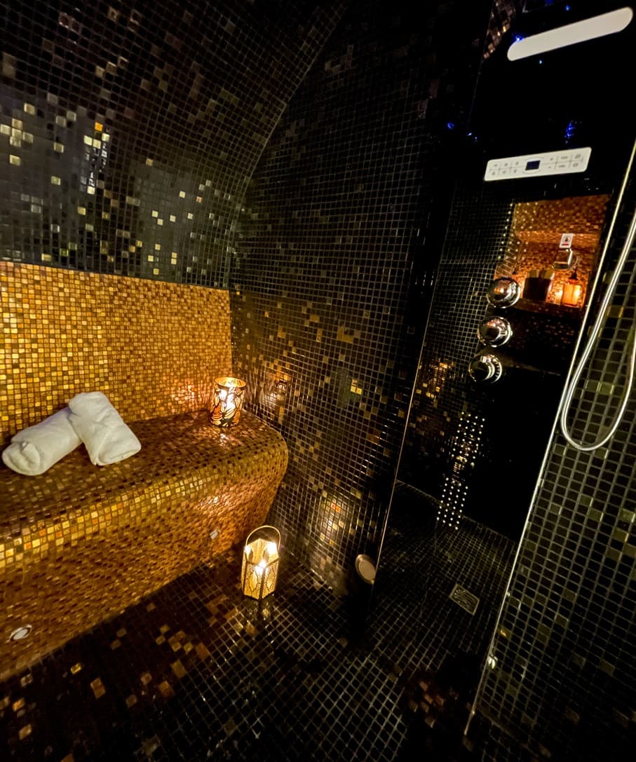 Les Bains d'Aphrodite - Love’nSpa - weekend en amoureux, love rooms avec spa ou jacuzzi privatif5 de Les Bains d'Aphrodite